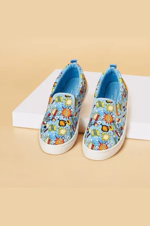 Pantaloons Boys Printed Comfort Insole Contrast Sole Slip-On Sneakers