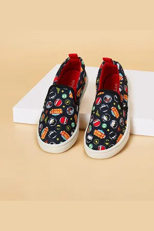 Pantaloons Boys Printed Comfort Insole Contrast Sole Slip-On Sneakers