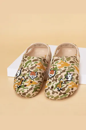 Pantaloons Boys Printed Applique Detail Clogs