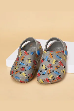 Pantaloons Boys Self Design Clogs