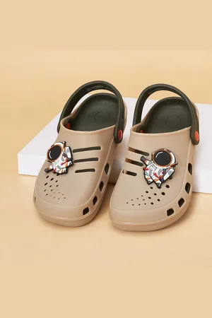 Pantaloons Boys Applique Detailed Clogs
