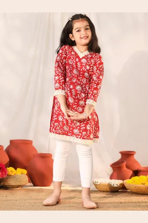 Vastramay Girls Floral Printed V-Neck Regular Sleeves Pure Cotton Kurta Set