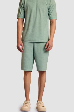 Muvazo Men Mid-Rise Geometric Self Design Cotton Shorts