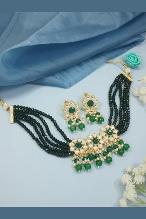 I Jewels Gold-Plated Kundan Studded & Pearl Beaded Choker Necklace With Earrings