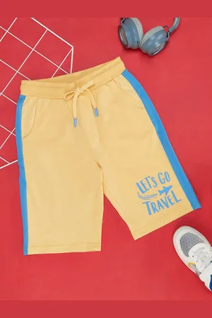 Pantaloons Boys Typography Printed Mid-Rise Cotton Regular Shorts