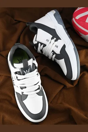 WOAKERS Men Colourblocked Lightweight Sneakers