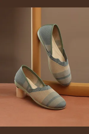 DEAS Women Woven Design Mojaris