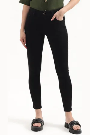 Benetton Women Skinny Fit Mid-Rise Clean Look Stretchable Cropped Jeans