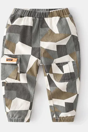 Stylecast Grey & Beige Boys Camouflage Printed Joggers