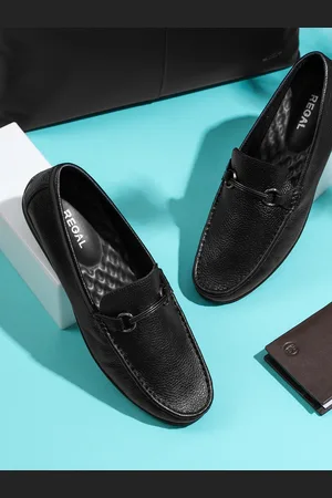 Regal Men Textured Lightweight Leather Loafers
