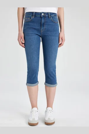 DeFacto Women Slim Fit Mid Rise Clean Look Light Fade Stretchable Jeans
