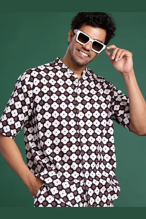 Sangria Men Floral Printed Shirt With Shorts Co-Ords Set