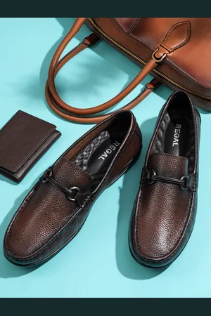 Regal Men Textured Lightweight Leather Loafers