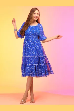 Globus Square Neck Puff Sleeves Floral Print Smocked Tiered Fit & Flare Midi Dress