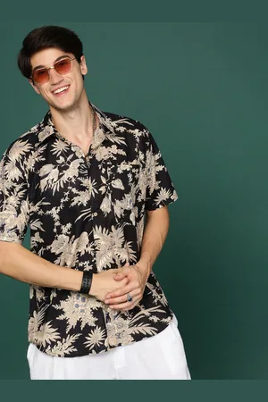 Sangria Black & Beige Modern Fit Floral Screen Printed Pure Cotton Casual Shirt