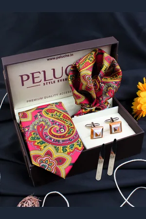 PELUCHE Men Red & Silver-Toned Accessory Gift Set