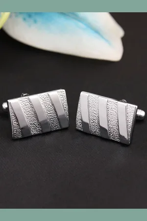 KOVOVE Men Silver The Bling Fling Cufflinks
