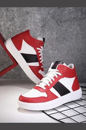 WOAKERS Men Colourblocked Mid Top Sneakers