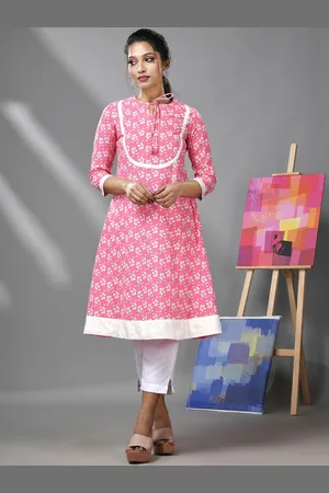 Charukriti Women Geometric Striped Thread Work Kurta