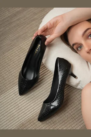 Mast & Harbour Black Textured Pointed Toe Kitten Heeled Pumps