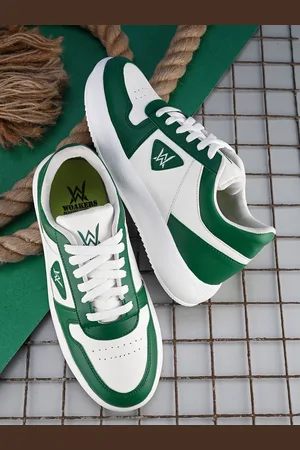 WOAKERS Men Colourblocked Lightweight Sneakers