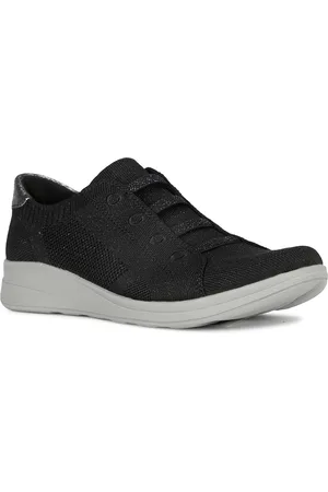Naturalizer Women Textured Comfort Insole Contrast Sole Sneakers