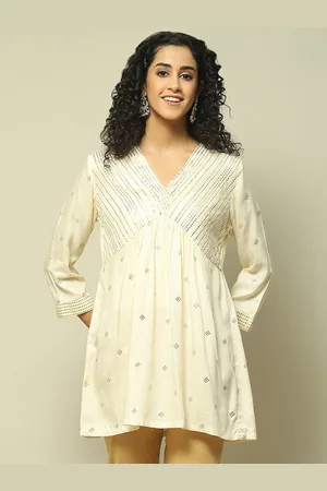 Rangriti Women Ethnic Motifs Printed Empire Longline Top