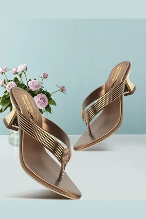 madam glorious Women Embellished Block Sandals