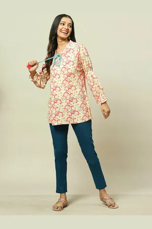 Rangriti Women Conversational Printed Long Sleeves Top