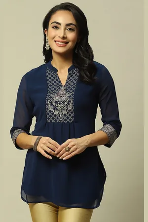 Rangriti Women Mandarin Collar Ethnic Printed Three-Quarter Sleeves Top