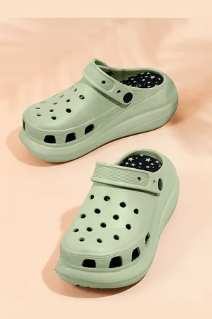 DressBerry Green Women Self Design Clogs