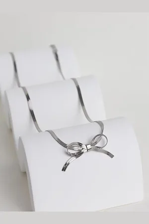 EL REGALO Necklace