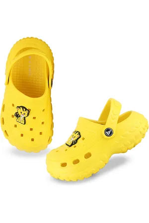 YK Boys Self Design Clogs