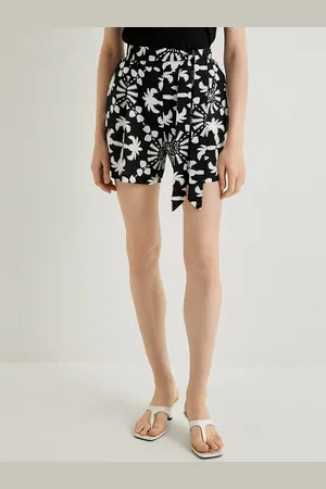 Koton Women Graphic Printed Mid-Rise Shorts