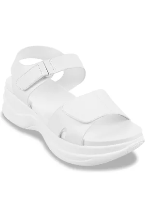 Metro Flatform Sandals with Buckles