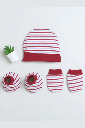 BUMZEE Infants Striped Cotton Beanie With Booties & Mittens