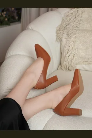 Mast & Harbour Brown Pointed Toe Block Heeled Pumps