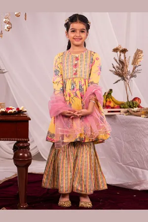 Vastramay Girls Floral Printed Empire Pure Cotton Kurta with Sharara & With Dupatta