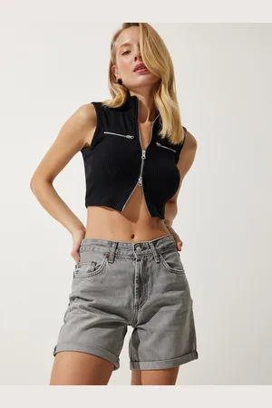 Happiness istanbul Women Washed Mid-Rise Cotton Casual Denim Shorts