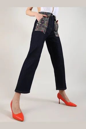 Campus Women Smart Mid-Rise Clean Look Embroidered Patch Detail Cotton Jeans