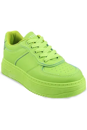Metro Women Round Toe Comfort Insole Sneakers