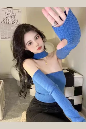 Stylecast Girls Blue Round Neck Cut-Outs Crop Top