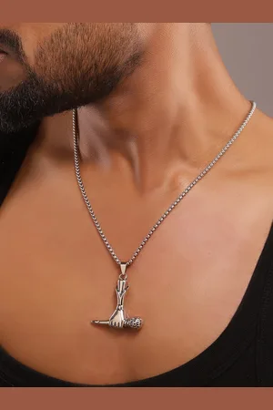 Roadster The Lifestyle Co Holding Mic Pendant With Chain
