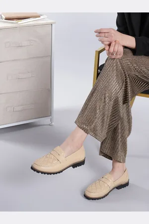 Kenneth Cole Women Round-Toe Quilted Detail Penny Loafers
