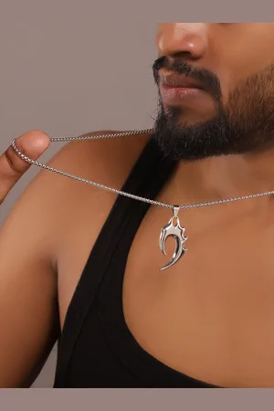 Roadster The Lifestyle Co. Silver plated Contemporary Knife With Edges Pendant & Chain