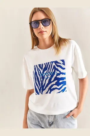 Bianco Lucci Women Typography Printed Round Neck T-shirt