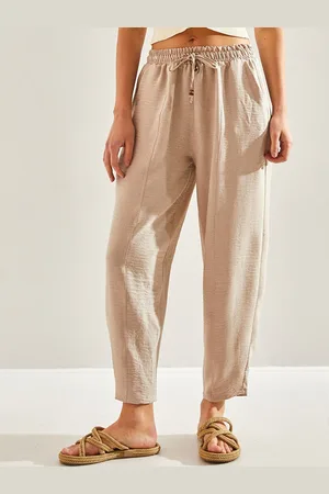 Bianco Lucci Women Mid-Rise Regular Trouser