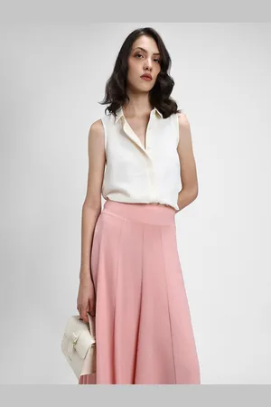 Forever 21 Spread Collar Sleeveless Concealed Button Placket Curved Casual Shirt