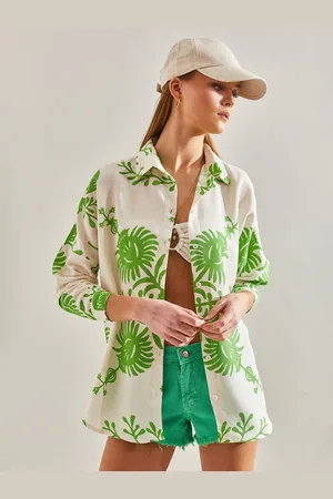 Bianco Lucci Floral Printed Spread Collar Three-Quarter Sleeves Casual Shirt