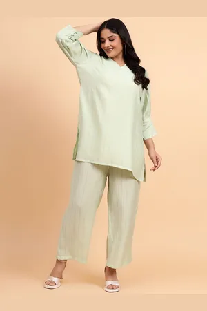 Bani Women Plus Size Self Design V-Neck Tunic & Flared Trouser Co-Ords